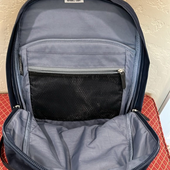 Unisex Osprey Small Day Navy Blue Padded Lap Top Day Back Pack Pockets - Picture 4 of 8